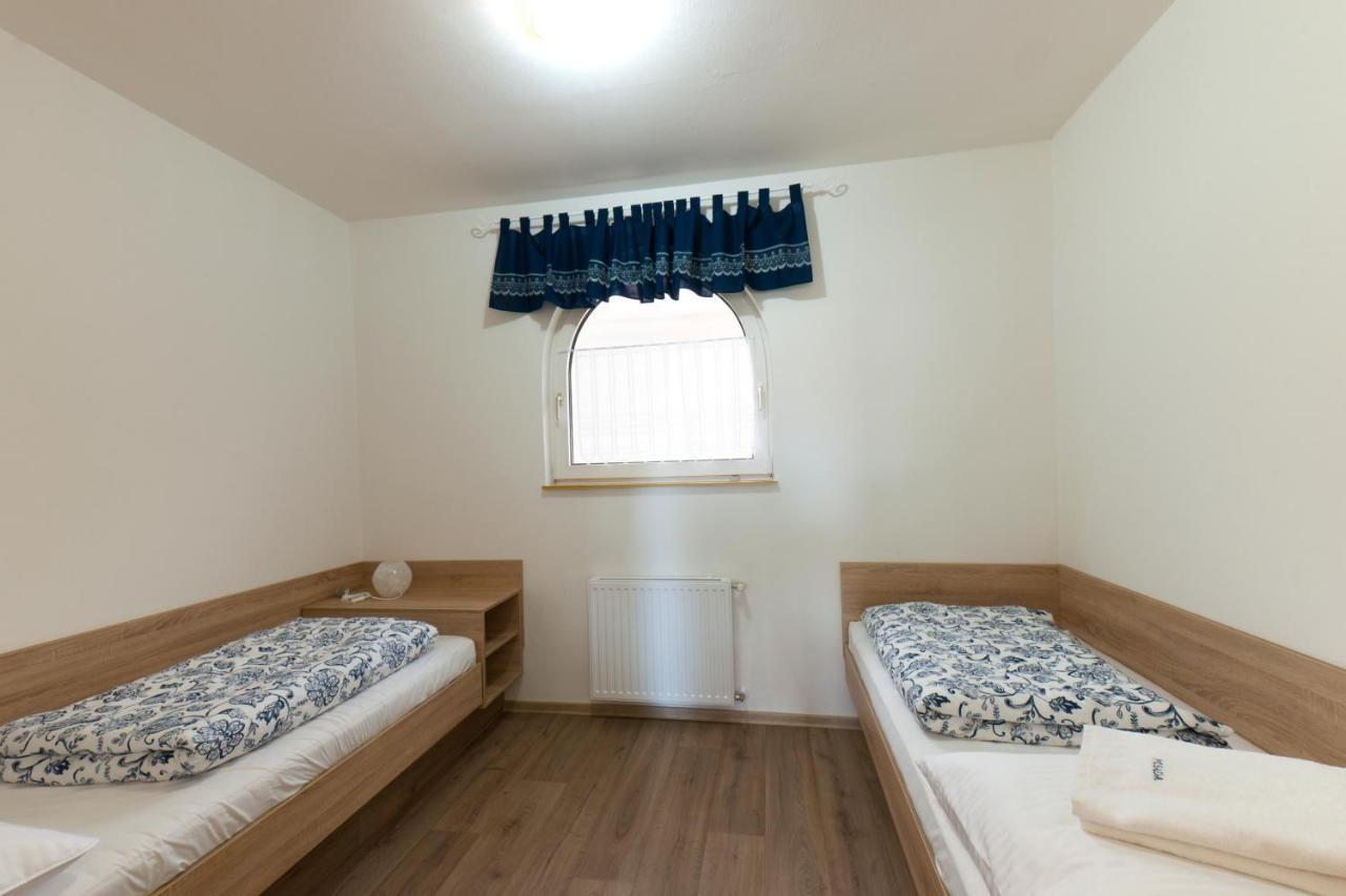 Penzion Posada Podivin Extérieur photo