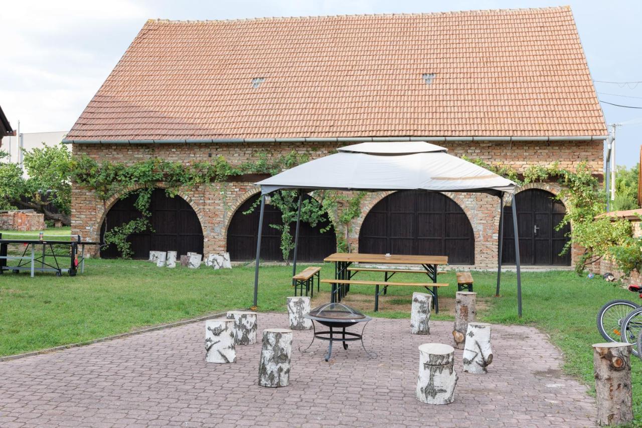 Penzion Posada Podivin Extérieur photo
