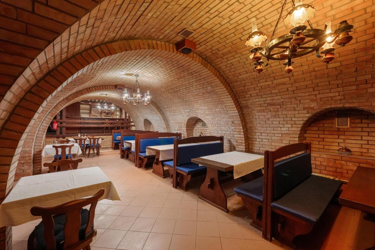 Penzion Posada Podivin Extérieur photo