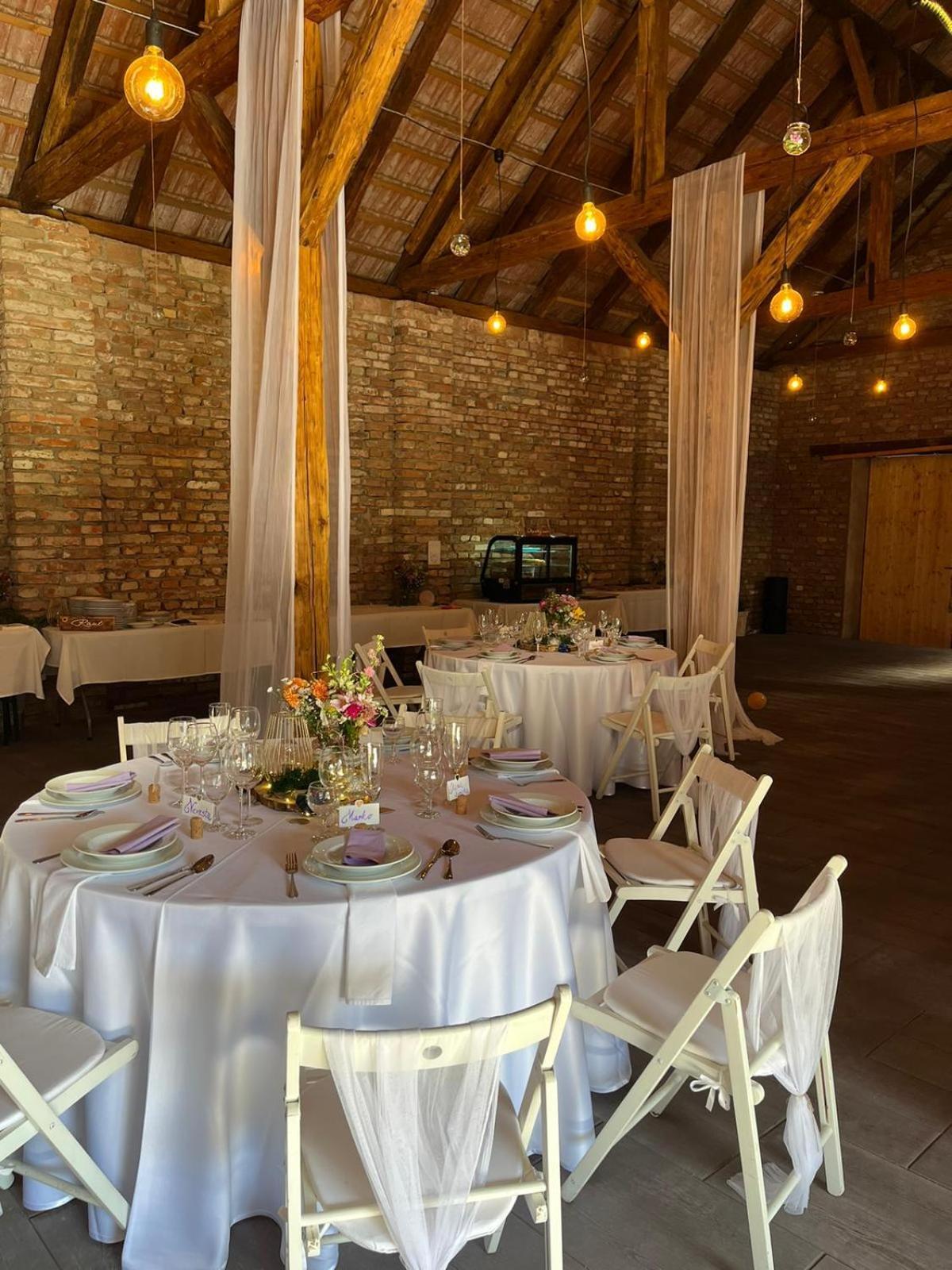 Penzion Posada Podivin Extérieur photo